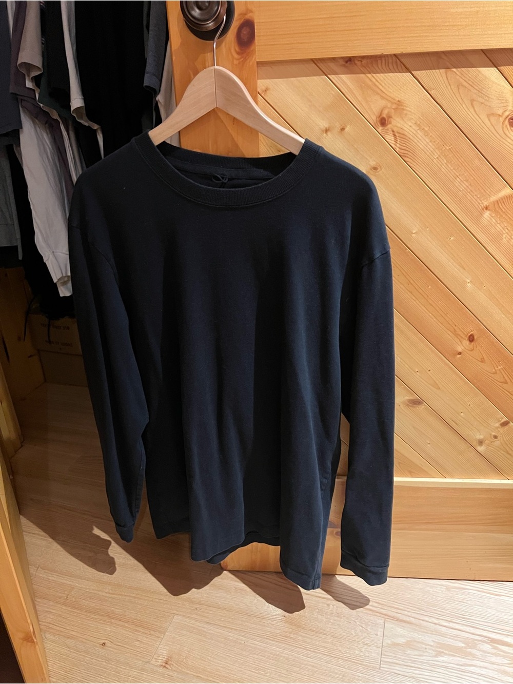 lululemon athletica Men's Black Long-Sleeve Crew